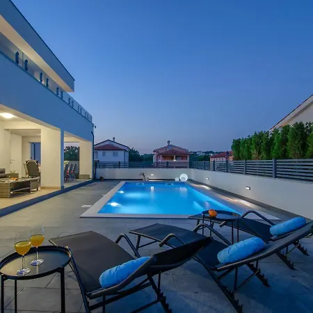 빌라 New 2022 - Luxurious Villa With Pool! 바르바리가