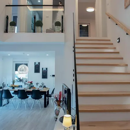 New 2022 - Luxurious Villa With Pool! *