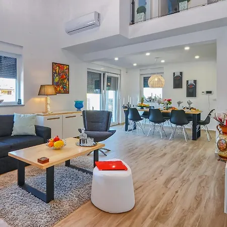 Villa New 2022 - Luxurious Villa With Pool! Barbariga